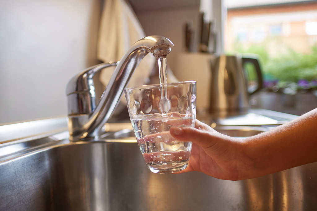 The Benefits of Tap Water over Bottled Water